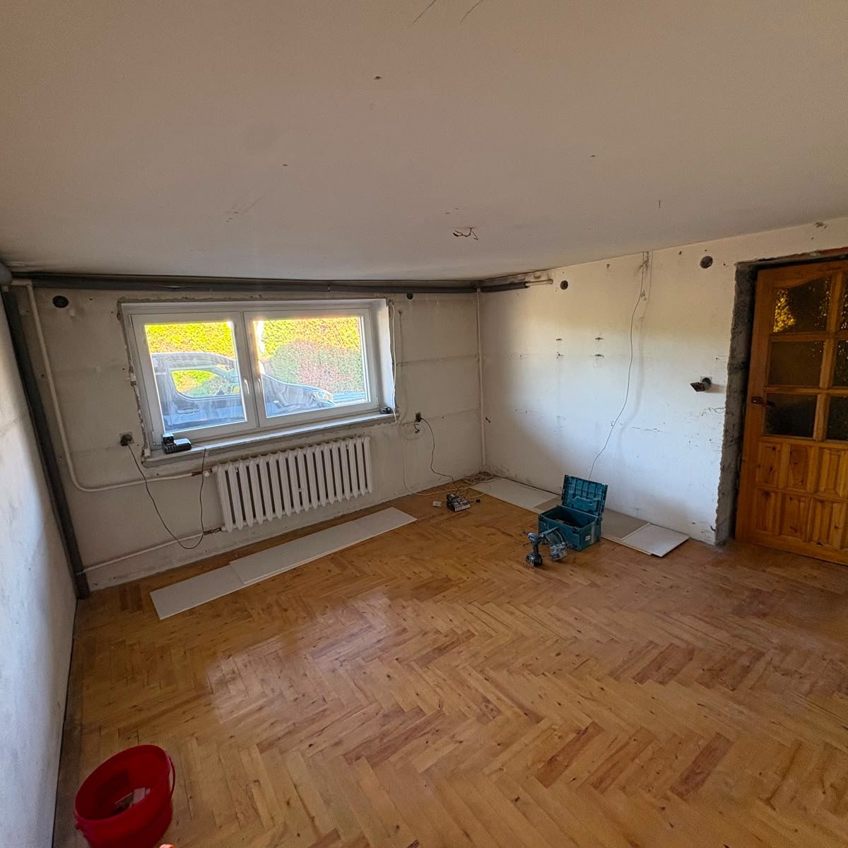 Salon, Bąków – przed remontem
